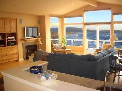 Sea Glass Bluff Retreat: Oceanview Hot Tub Getaway